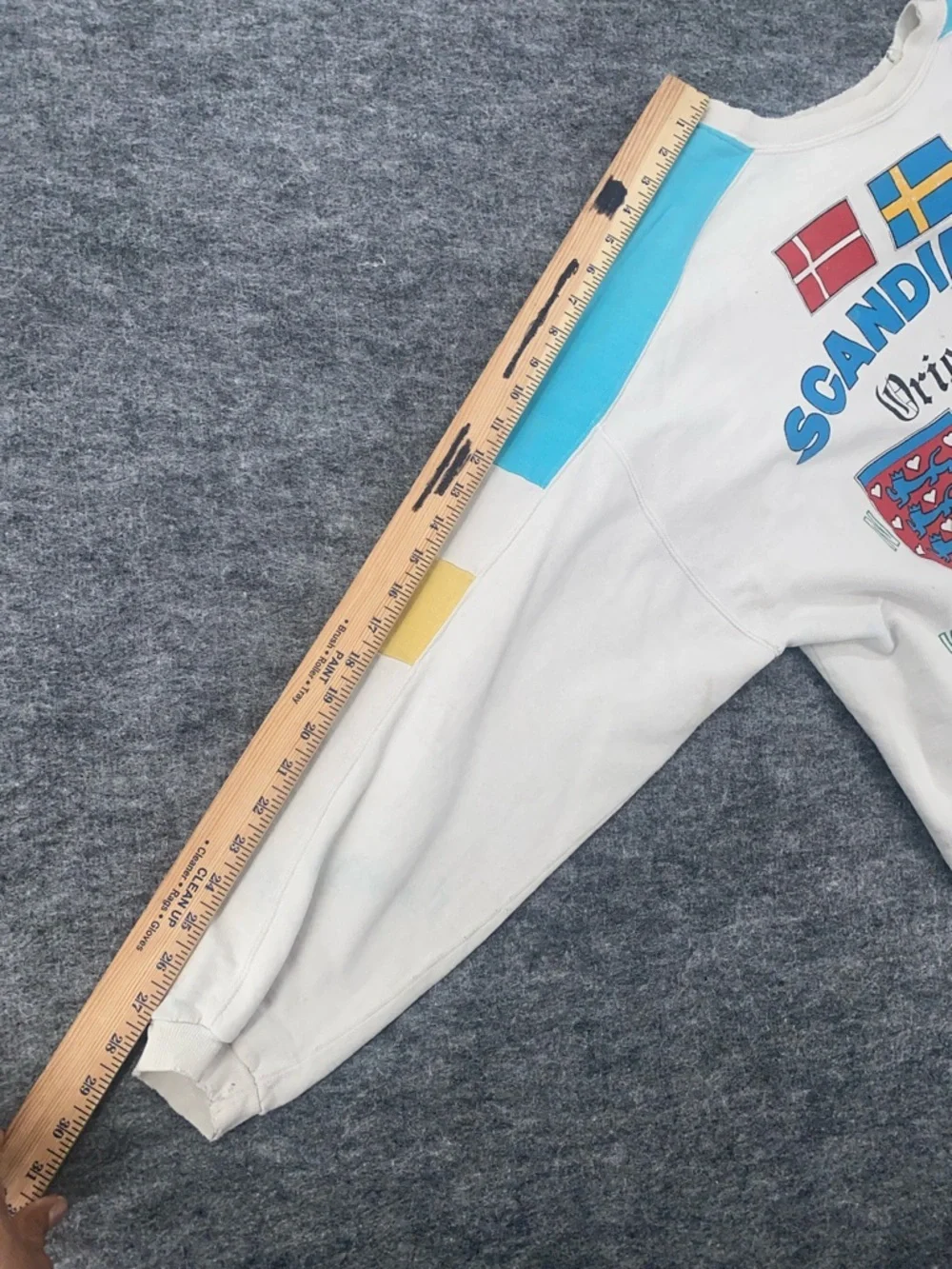 Crewneck Sweatshirt - White/Blue/Yellow - Picture 4 of 9